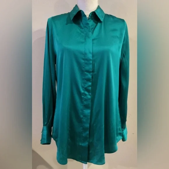 Chicos Satin Pleat Sleeve Shirt Button Up Blouse Bright Jade Green Sz 0 (S) NWT - Picture 2 of 9